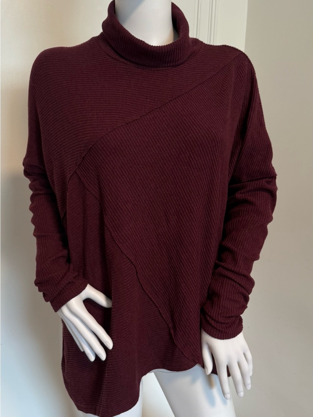 H by Bordeaux Turtleneck Ribbed Tunic Asymmetrical Sweater - Burgundy Size M